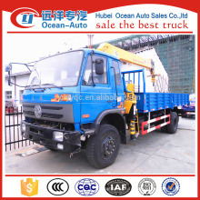 La marque DongFeng! 4 * 2 Camion de grue à conduite droite fabriqué en Chine